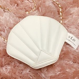 Pearl mermaid shell purse ⭐️